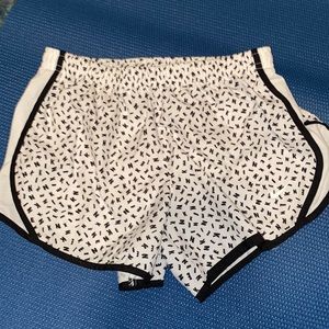Nike Girls Medium Athletic Shorts